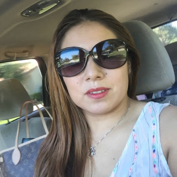 Meet your Posher, Luisa - Picture 1 of 1